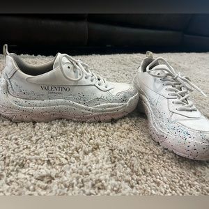 Valentino Sneakers. Lightly worn, Size 40
